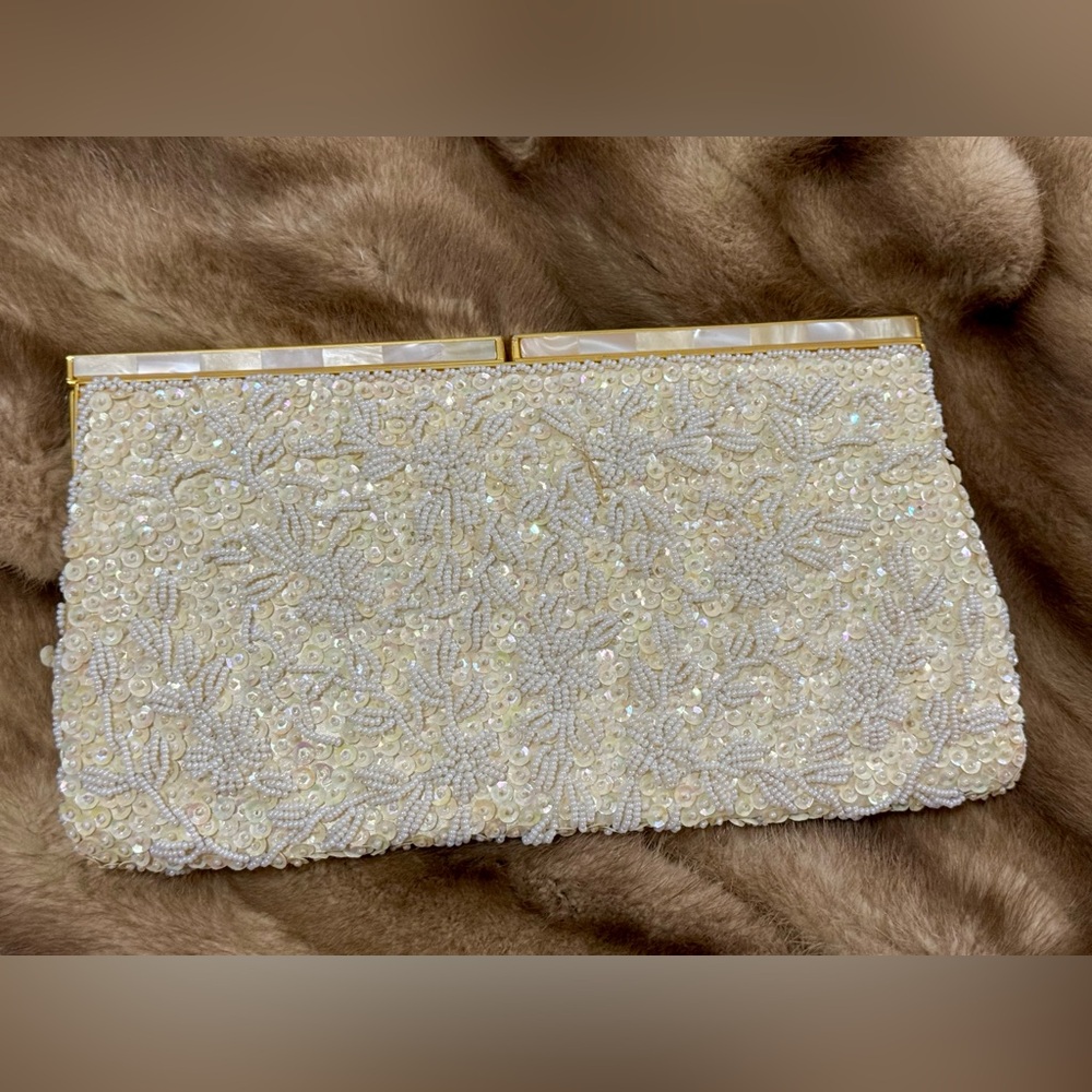 Vintage Ivory Beaded Clutch Evening Bag Purse Mother Of Pearl Closure Bridal EUC